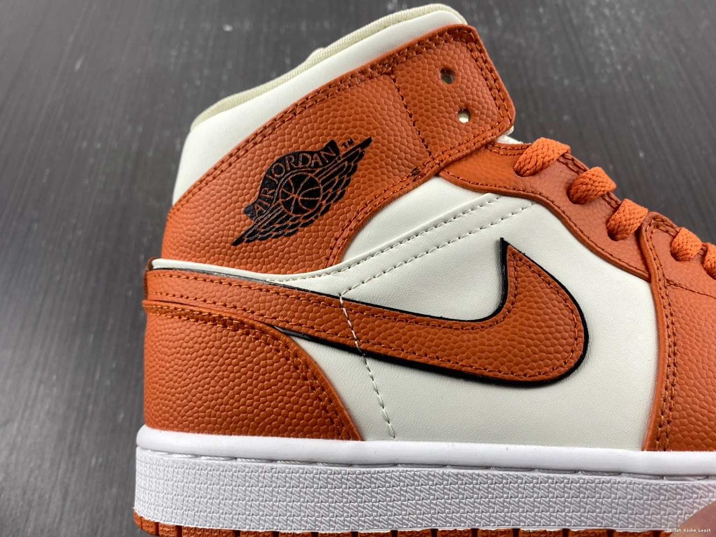 Sport Air Jordan Mid SE 1 DV1302-100 Spice 0422